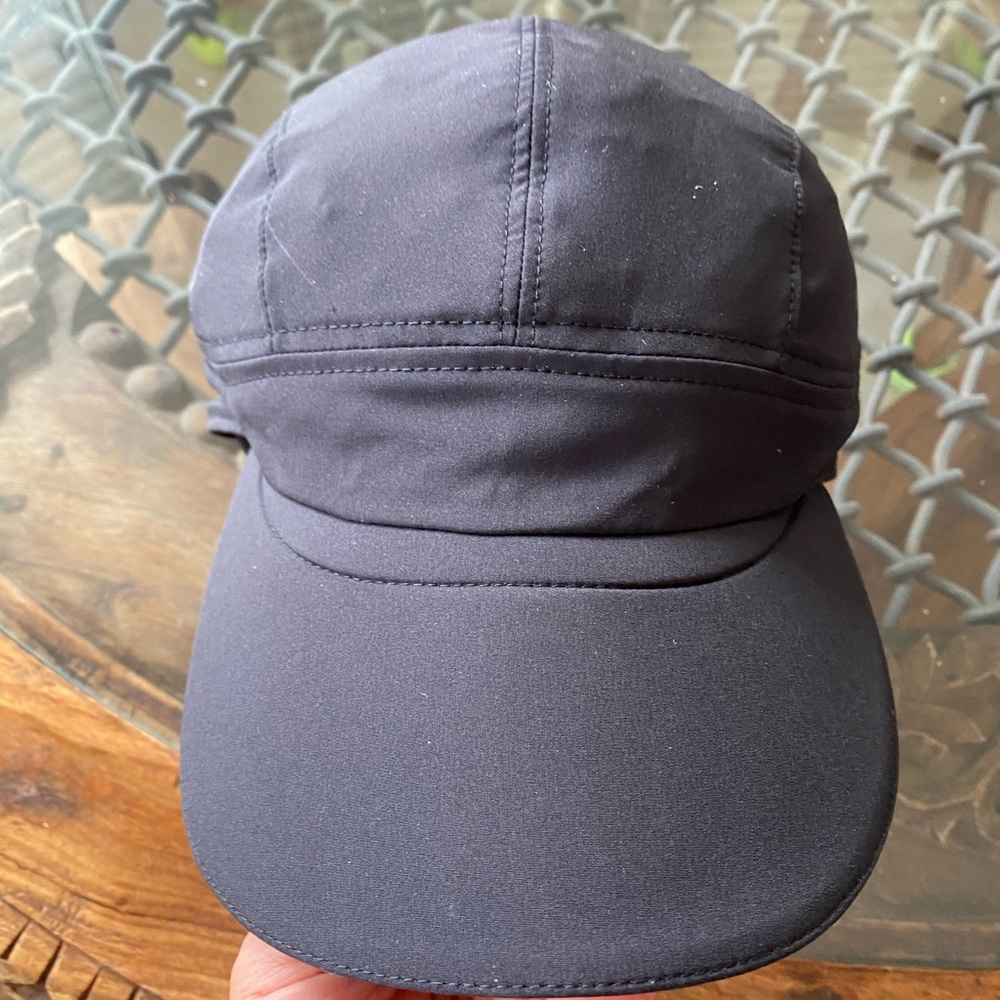 Lululemon hat - Picture 2 of 4